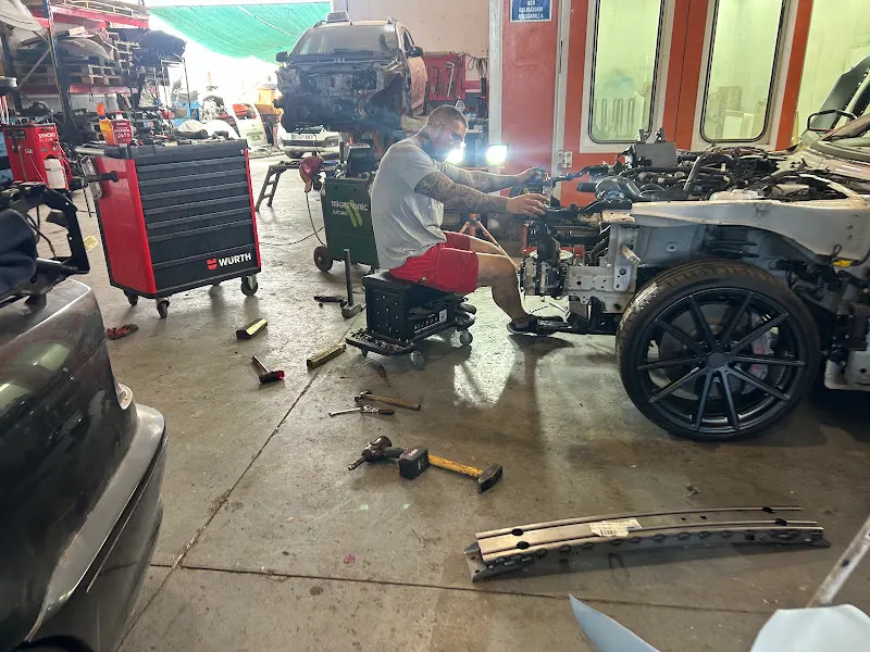 EL TALLER CAR CLUB