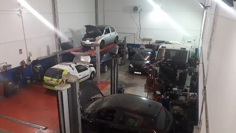 ALCALA-CAR AUTOMOCION - Taller mecánico en Alcalá de Guadaíra - foto 2